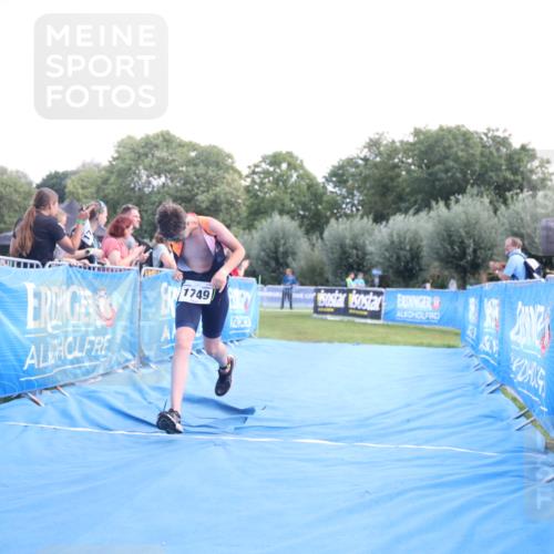 25.08.2024 - Elbe Triathlon Hamburg H.Heesch http://msf.ph/oto/6882412 25.08.2024 12:47:28 Ziel 1749 meine-sportfotos.de