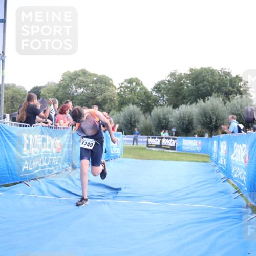 25.08.2024 - Elbe Triathlon Hamburg H.Heesch http://msf.ph/oto/6882414 25.08.2024 12:47:28 Ziel 1749 meine-sportfotos.de