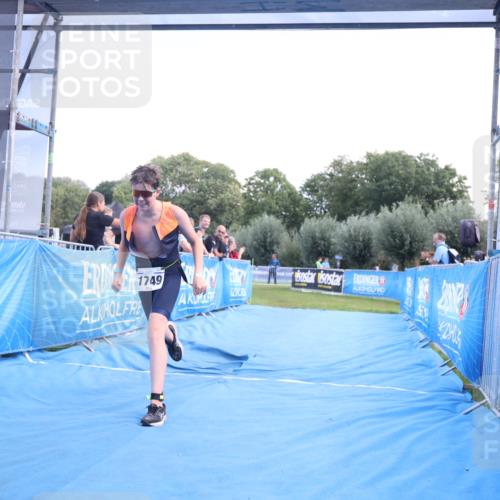 25.08.2024 - Elbe Triathlon Hamburg H.Heesch http://msf.ph/oto/6882420 25.08.2024 12:47:28 Ziel 1749 meine-sportfotos.de