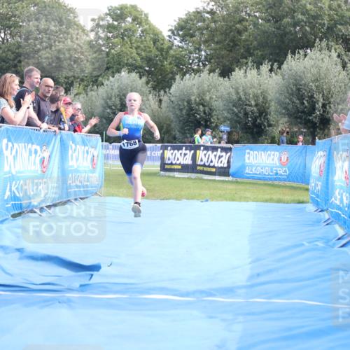 25.08.2024 - Elbe Triathlon Hamburg H.Heesch http://msf.ph/oto/6882421 25.08.2024 12:47:38 Ziel 1768 meine-sportfotos.de