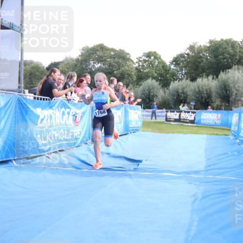 25.08.2024 - Elbe Triathlon Hamburg H.Heesch http://msf.ph/oto/6882442 25.08.2024 12:47:39 Ziel 1768 meine-sportfotos.de