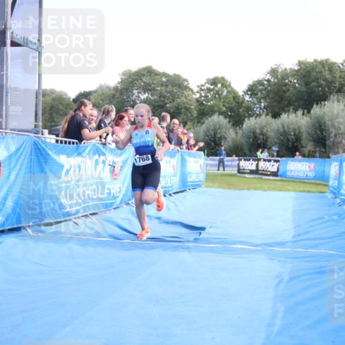 25.08.2024 - Elbe Triathlon Hamburg H.Heesch http://msf.ph/oto/6882443 25.08.2024 12:47:39 Ziel 1768 meine-sportfotos.de