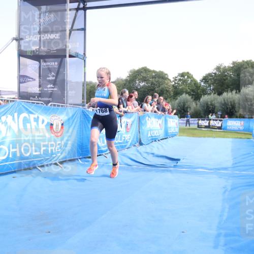 25.08.2024 - Elbe Triathlon Hamburg H.Heesch http://msf.ph/oto/6882452 25.08.2024 12:47:39 Ziel 1768 meine-sportfotos.de