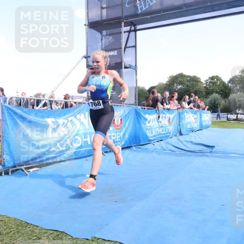 25.08.2024 - Elbe Triathlon Hamburg H.Heesch http://msf.ph/oto/6882461 25.08.2024 12:47:40 Ziel 1768 meine-sportfotos.de
