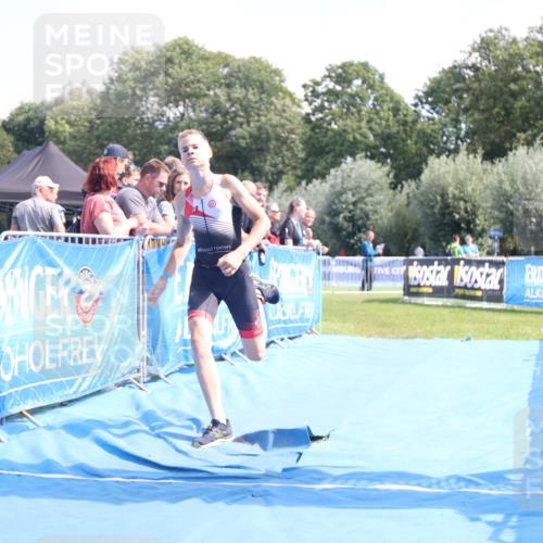 25.08.2024 - Elbe Triathlon Hamburg H.Heesch http://msf.ph/oto/6882503 25.08.2024 12:48:37 Ziel 1757 meine-sportfotos.de