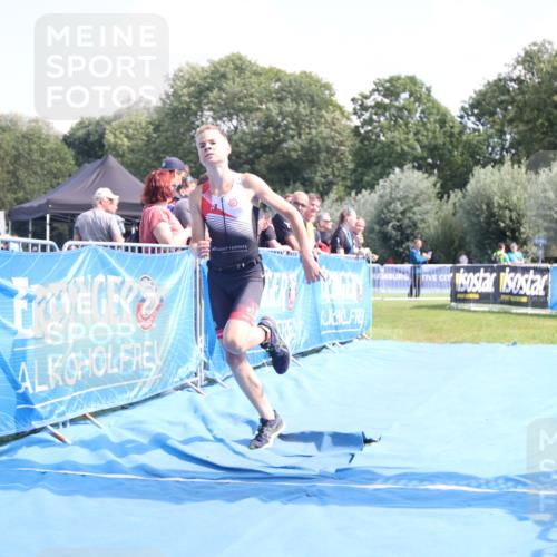 25.08.2024 - Elbe Triathlon Hamburg H.Heesch http://msf.ph/oto/6882505 25.08.2024 12:48:38 Ziel 1757 meine-sportfotos.de