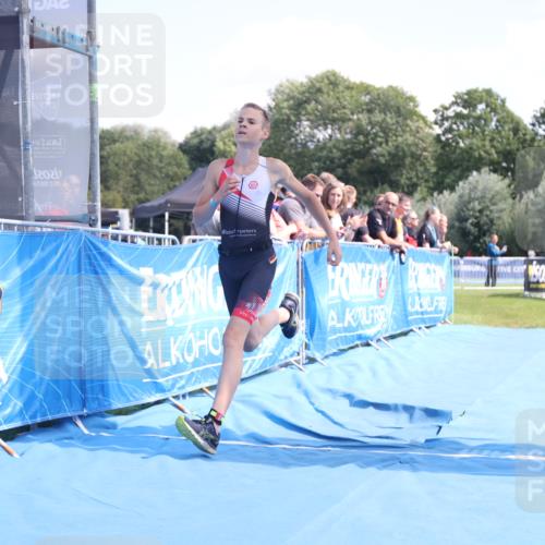 25.08.2024 - Elbe Triathlon Hamburg H.Heesch http://msf.ph/oto/6882509 25.08.2024 12:48:38 Ziel 1757 meine-sportfotos.de