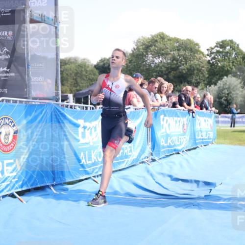 25.08.2024 - Elbe Triathlon Hamburg H.Heesch http://msf.ph/oto/6882510 25.08.2024 12:48:38 Ziel 1757 meine-sportfotos.de