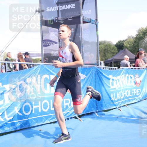 25.08.2024 - Elbe Triathlon Hamburg H.Heesch http://msf.ph/oto/6882518 25.08.2024 12:48:38 Ziel 1757 meine-sportfotos.de