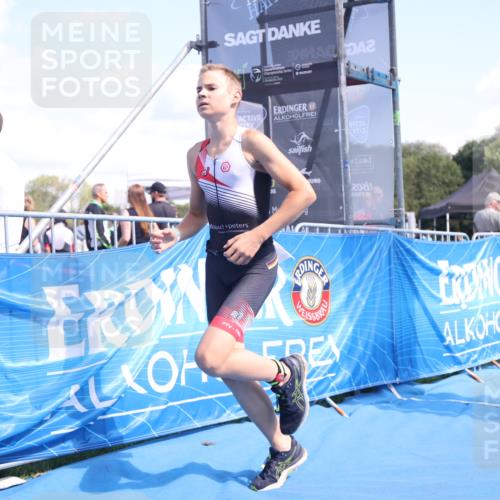 25.08.2024 - Elbe Triathlon Hamburg H.Heesch http://msf.ph/oto/6882520 25.08.2024 12:48:38 Ziel 1757 meine-sportfotos.de