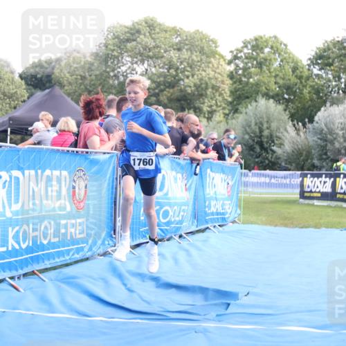 25.08.2024 - Elbe Triathlon Hamburg H.Heesch http://msf.ph/oto/6882545 25.08.2024 12:49:10 Ziel 1760 meine-sportfotos.de