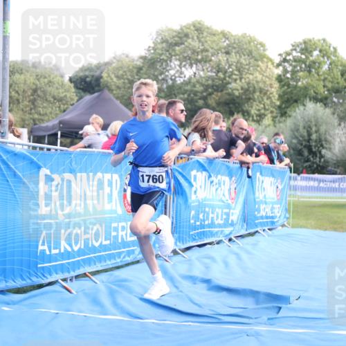 25.08.2024 - Elbe Triathlon Hamburg H.Heesch http://msf.ph/oto/6882551 25.08.2024 12:49:10 Ziel 1760 meine-sportfotos.de