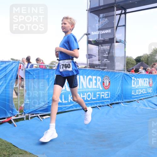 25.08.2024 - Elbe Triathlon Hamburg H.Heesch http://msf.ph/oto/6882574 25.08.2024 12:49:12 Ziel 1760 meine-sportfotos.de