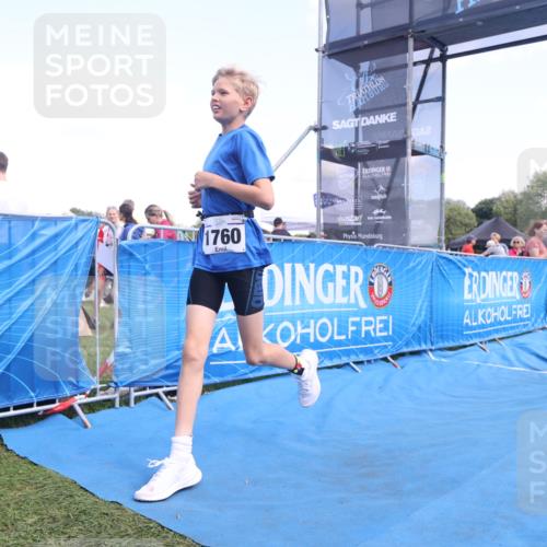 25.08.2024 - Elbe Triathlon Hamburg H.Heesch http://msf.ph/oto/6882575 25.08.2024 12:49:12 Ziel 1760 meine-sportfotos.de