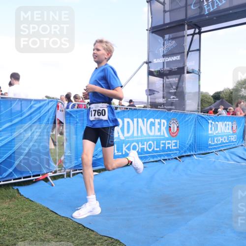 25.08.2024 - Elbe Triathlon Hamburg H.Heesch http://msf.ph/oto/6882576 25.08.2024 12:49:12 Ziel 1760 meine-sportfotos.de