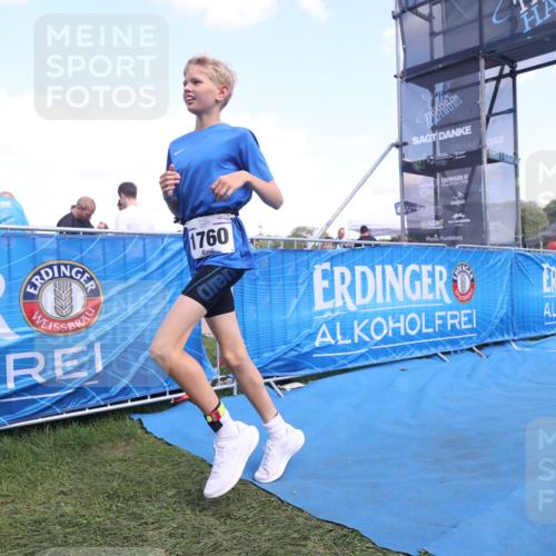 25.08.2024 - Elbe Triathlon Hamburg H.Heesch http://msf.ph/oto/6882580 25.08.2024 12:49:12 Ziel 1760 meine-sportfotos.de
