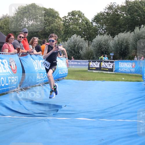 25.08.2024 - Elbe Triathlon Hamburg H.Heesch http://msf.ph/oto/6882588 25.08.2024 12:50:09 Ziel 1752 meine-sportfotos.de