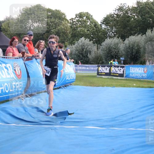 25.08.2024 - Elbe Triathlon Hamburg H.Heesch http://msf.ph/oto/6882590 25.08.2024 12:50:09 Ziel 1752 meine-sportfotos.de