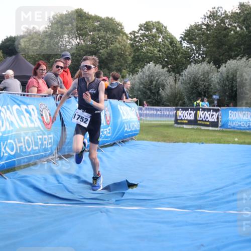25.08.2024 - Elbe Triathlon Hamburg H.Heesch http://msf.ph/oto/6882592 25.08.2024 12:50:09 Ziel 1752 meine-sportfotos.de