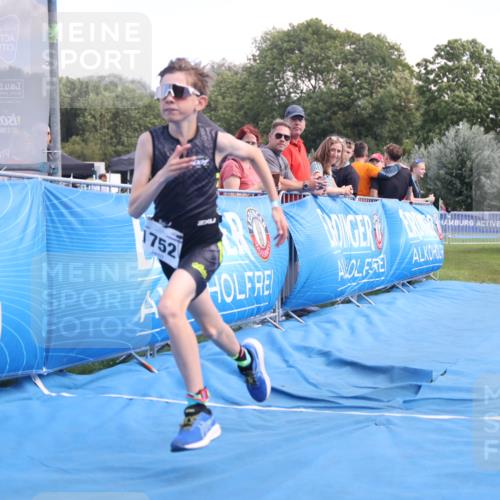 25.08.2024 - Elbe Triathlon Hamburg H.Heesch http://msf.ph/oto/6882594 25.08.2024 12:50:09 Ziel 1752 meine-sportfotos.de