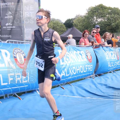 25.08.2024 - Elbe Triathlon Hamburg H.Heesch http://msf.ph/oto/6882597 25.08.2024 12:50:09 Ziel 1752 meine-sportfotos.de