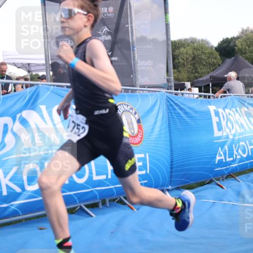 25.08.2024 - Elbe Triathlon Hamburg H.Heesch http://msf.ph/oto/6882600 25.08.2024 12:50:09 Ziel 1752 meine-sportfotos.de
