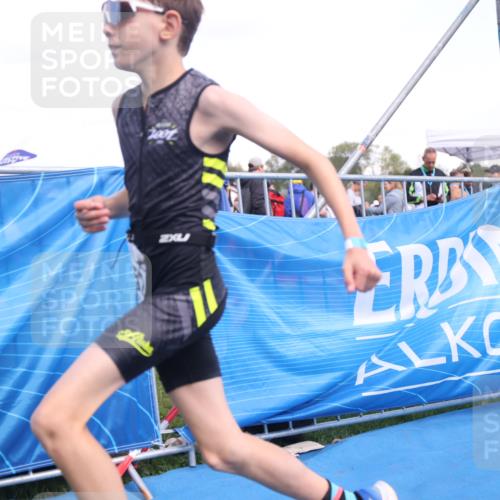 25.08.2024 - Elbe Triathlon Hamburg H.Heesch http://msf.ph/oto/6882605 25.08.2024 12:50:10 Ziel 1752 meine-sportfotos.de