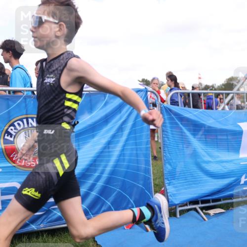 25.08.2024 - Elbe Triathlon Hamburg H.Heesch http://msf.ph/oto/6882607 25.08.2024 12:50:10 Ziel 1752 meine-sportfotos.de