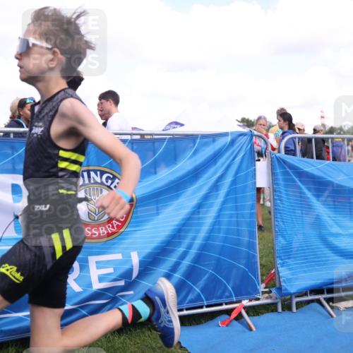 25.08.2024 - Elbe Triathlon Hamburg H.Heesch http://msf.ph/oto/6882608 25.08.2024 12:50:10 Ziel 1752 meine-sportfotos.de