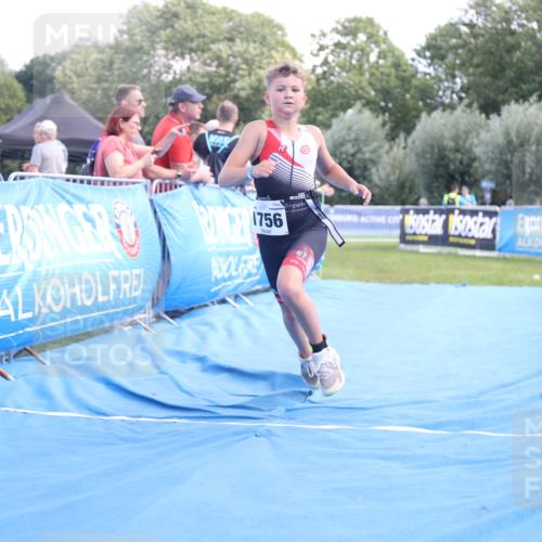 25.08.2024 - Elbe Triathlon Hamburg H.Heesch http://msf.ph/oto/6882614 25.08.2024 12:50:55 Ziel 1756 meine-sportfotos.de