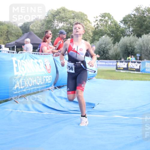 25.08.2024 - Elbe Triathlon Hamburg H.Heesch http://msf.ph/oto/6882617 25.08.2024 12:50:55 Ziel 1756 meine-sportfotos.de