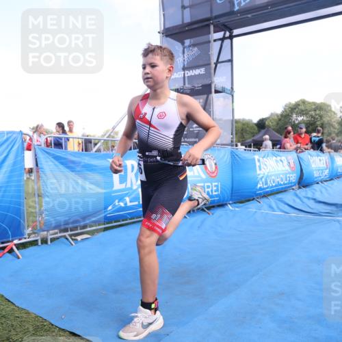 25.08.2024 - Elbe Triathlon Hamburg H.Heesch http://msf.ph/oto/6882630 25.08.2024 12:50:56 Ziel 1756 meine-sportfotos.de
