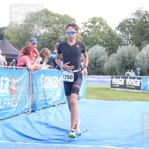 25.08.2024 - Elbe Triathlon Hamburg H.Heesch http://msf.ph/oto/6882636 25.08.2024 12:51:18 Ziel 1750 meine-sportfotos.de