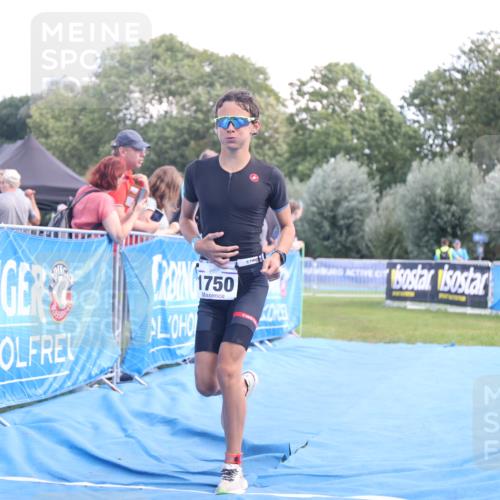 25.08.2024 - Elbe Triathlon Hamburg H.Heesch http://msf.ph/oto/6882639 25.08.2024 12:51:18 Ziel 1750 meine-sportfotos.de