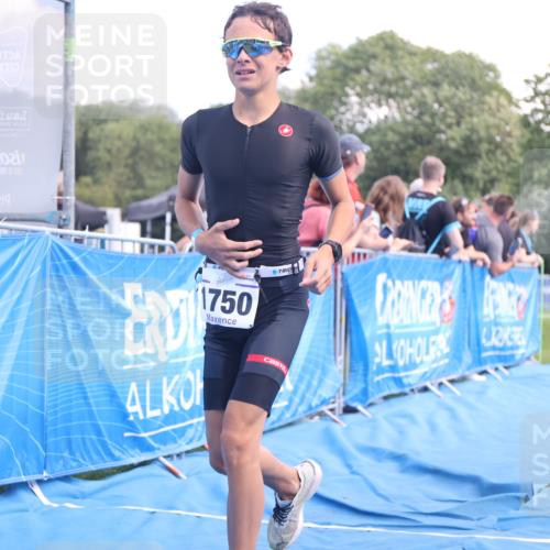 25.08.2024 - Elbe Triathlon Hamburg H.Heesch http://msf.ph/oto/6882653 25.08.2024 12:51:19 Ziel 1750 meine-sportfotos.de