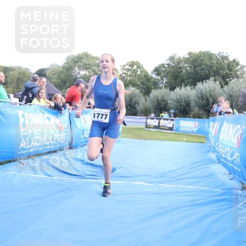 25.08.2024 - Elbe Triathlon Hamburg H.Heesch http://msf.ph/oto/6882697 25.08.2024 12:52:05 Ziel 1777 meine-sportfotos.de