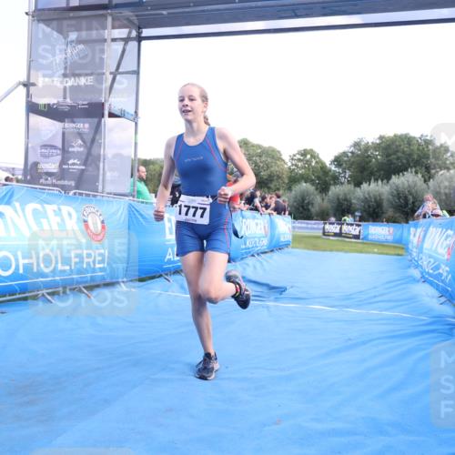 25.08.2024 - Elbe Triathlon Hamburg H.Heesch http://msf.ph/oto/6882705 25.08.2024 12:52:05 Ziel 1777 meine-sportfotos.de