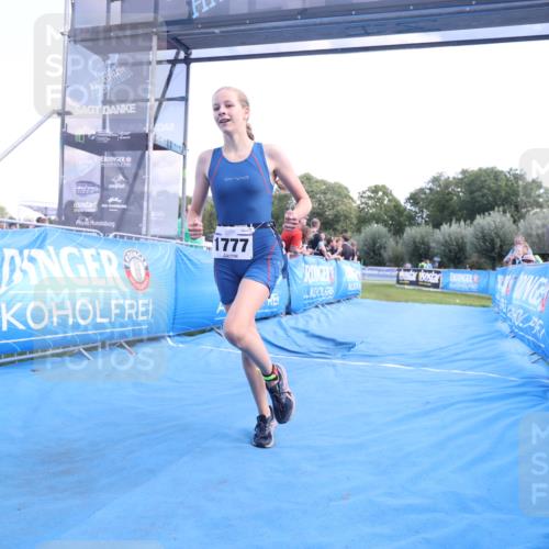 25.08.2024 - Elbe Triathlon Hamburg H.Heesch http://msf.ph/oto/6882706 25.08.2024 12:52:05 Ziel 1777 meine-sportfotos.de