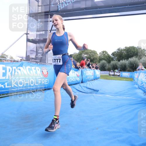 25.08.2024 - Elbe Triathlon Hamburg H.Heesch http://msf.ph/oto/6882708 25.08.2024 12:52:05 Ziel 1777 meine-sportfotos.de