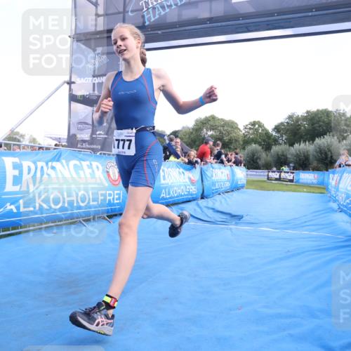 25.08.2024 - Elbe Triathlon Hamburg H.Heesch http://msf.ph/oto/6882709 25.08.2024 12:52:05 Ziel 1777 meine-sportfotos.de