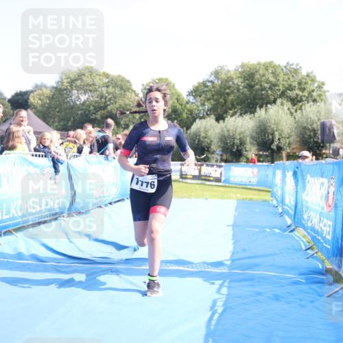 25.08.2024 - Elbe Triathlon Hamburg H.Heesch http://msf.ph/oto/6882791 25.08.2024 12:52:52 Ziel 1776 meine-sportfotos.de
