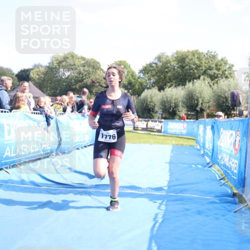 25.08.2024 - Elbe Triathlon Hamburg H.Heesch http://msf.ph/oto/6882792 25.08.2024 12:52:52 Ziel 1776 meine-sportfotos.de