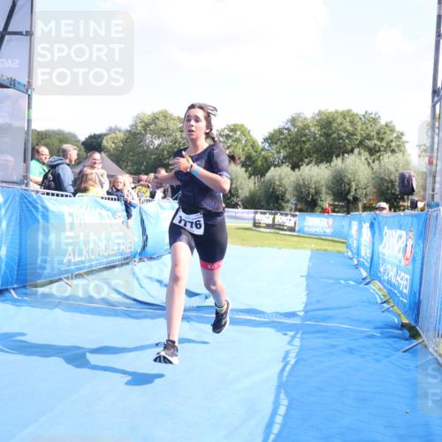 25.08.2024 - Elbe Triathlon Hamburg H.Heesch http://msf.ph/oto/6882795 25.08.2024 12:52:52 Ziel 1776 meine-sportfotos.de