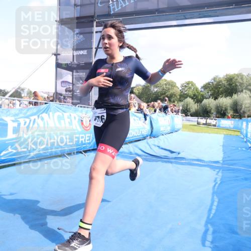 25.08.2024 - Elbe Triathlon Hamburg H.Heesch http://msf.ph/oto/6882804 25.08.2024 12:52:53 Ziel 1776 meine-sportfotos.de