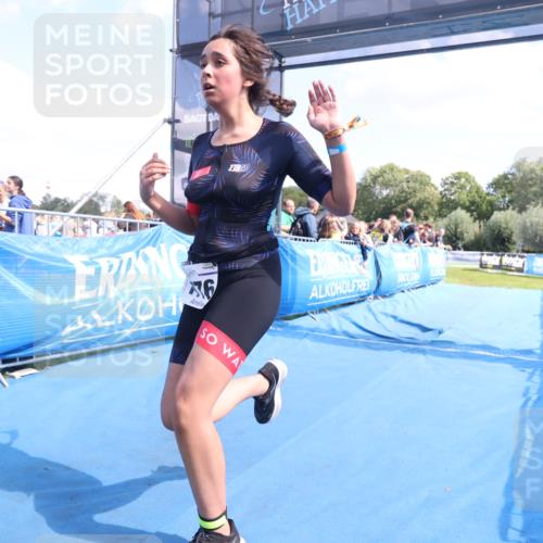 25.08.2024 - Elbe Triathlon Hamburg H.Heesch http://msf.ph/oto/6882806 25.08.2024 12:52:53 Ziel 1776 meine-sportfotos.de