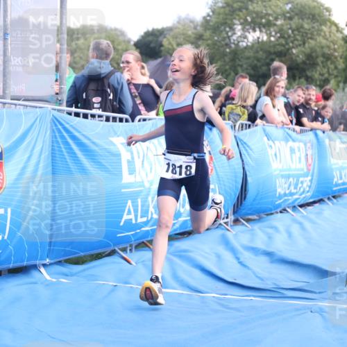 25.08.2024 - Elbe Triathlon Hamburg H.Heesch http://msf.ph/oto/6882821 25.08.2024 12:53:35 Ziel 1818 meine-sportfotos.de