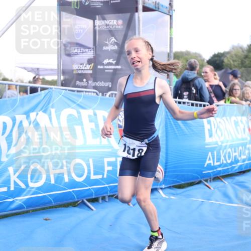 25.08.2024 - Elbe Triathlon Hamburg H.Heesch http://msf.ph/oto/6882831 25.08.2024 12:53:36 Ziel 1818 meine-sportfotos.de