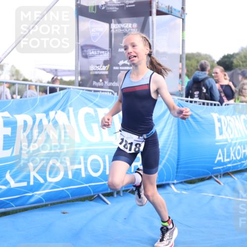 25.08.2024 - Elbe Triathlon Hamburg H.Heesch http://msf.ph/oto/6882832 25.08.2024 12:53:36 Ziel 1818 meine-sportfotos.de
