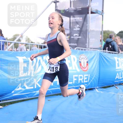 25.08.2024 - Elbe Triathlon Hamburg H.Heesch http://msf.ph/oto/6882835 25.08.2024 12:53:36 Ziel 1818 meine-sportfotos.de