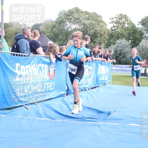 25.08.2024 - Elbe Triathlon Hamburg H.Heesch http://msf.ph/oto/6882844 25.08.2024 12:53:47 Ziel 1789, 1817 meine-sportfotos.de